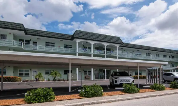 5935 30th Avenue S, Unit 206, Gulfport, FL, 33707