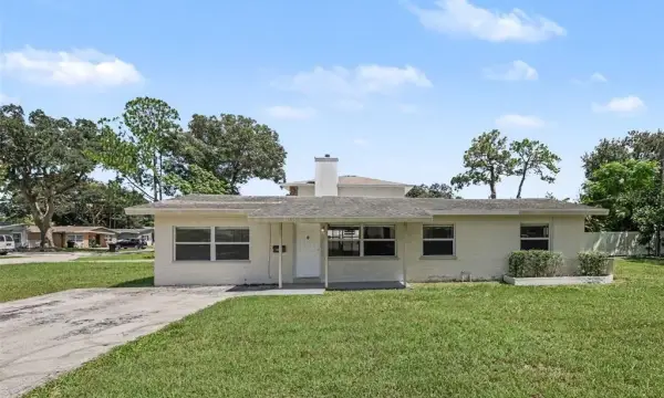 5585 Atlantic Avenue N, St Petersburg, FL, 33703