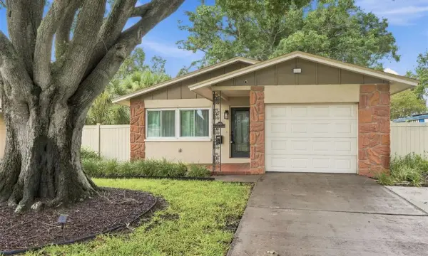 205 SE Monroe Circle N, St Petersburg, FL, 33703