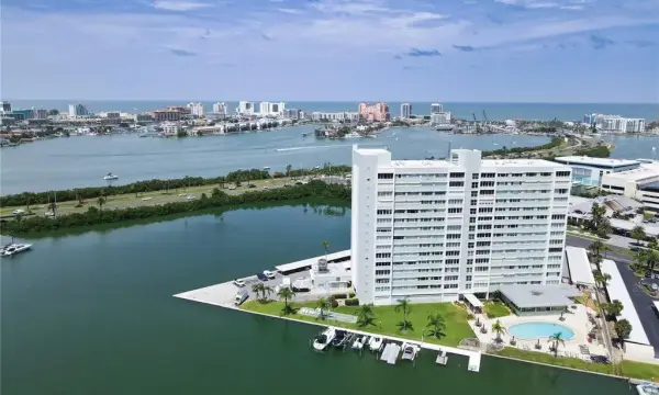 31 Island Way, Unit 505, Clearwater Beach, FL, 33767