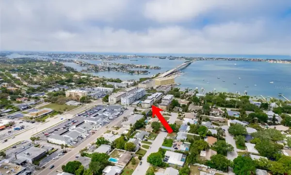 147 Bluff View Drive, Unit 206, Belleair Bluffs, FL, 33770