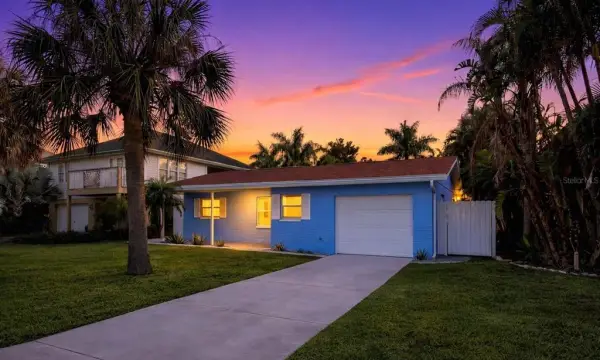 17734 1st Street E, Redington Shores, FL, 33708