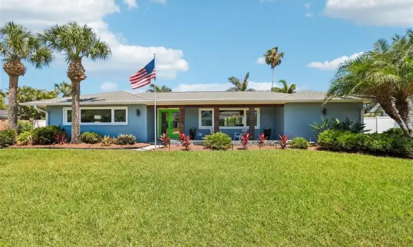 3203 Hibiscus Drive W, Belleair Beach, FL, 33786