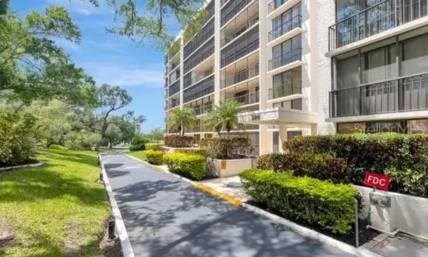 220 Belleview Boulevard, Unit 203, Belleair, FL, 33756