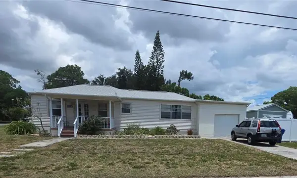 146 NE Madison Circle N, St Petersburg, FL, 33702