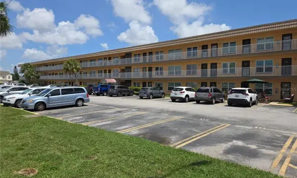 6400 46th Avenue N, Unit 305, Kenneth City, FL, 33709