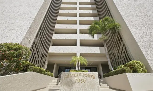 7050 Sunset Drive S, Unit 216, South Pasadena, FL, 33707