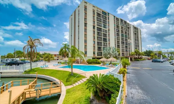 255 Dolphin Point, Unit 307, Clearwater Beach, FL, 33767