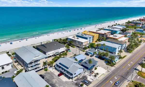 1802 Gulf Boulevard, Unit 8, Indian Rocks Beach, FL, 33785
