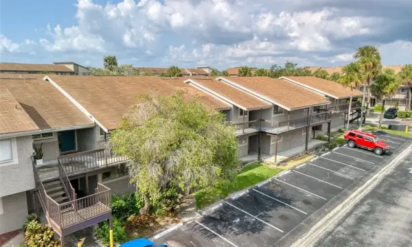 6334 Newtown Circle, Unit 34b4, Tampa, FL, 33615