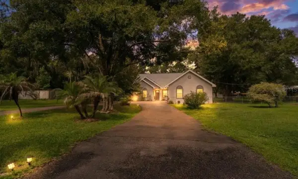 15370 Apache Drive, Thonotosassa, FL, 33592