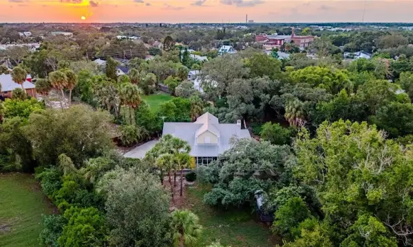 207 N Levis Avenue, Tarpon Springs, FL, 34689