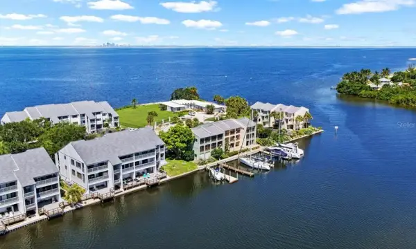 819 Bahia Del Sol Drive, Unit A, Ruskin, FL, 33570