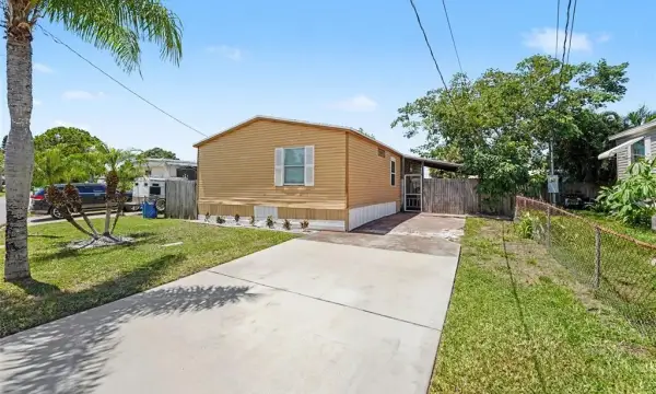 739 Driftwood Lane, Tarpon Springs, FL, 34689