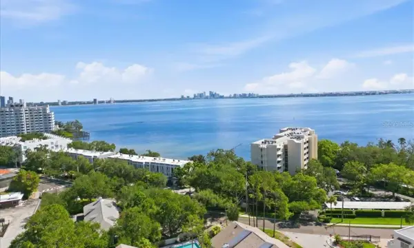 5101 S Jules Verne Court, Tampa, FL, 33611
