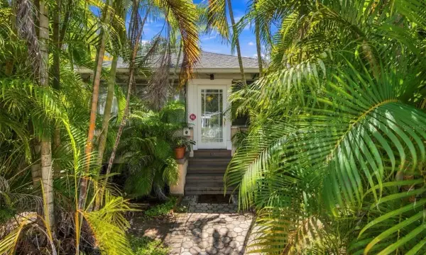 406 10th Avenue NE, St Petersburg, FL, 33701