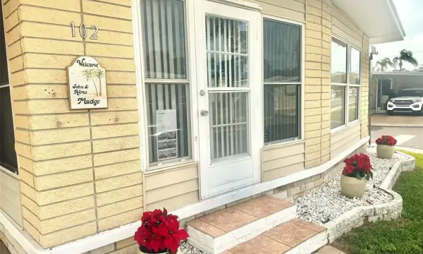 2000 E Bay Drive, Unit 102, Largo, FL, 33771