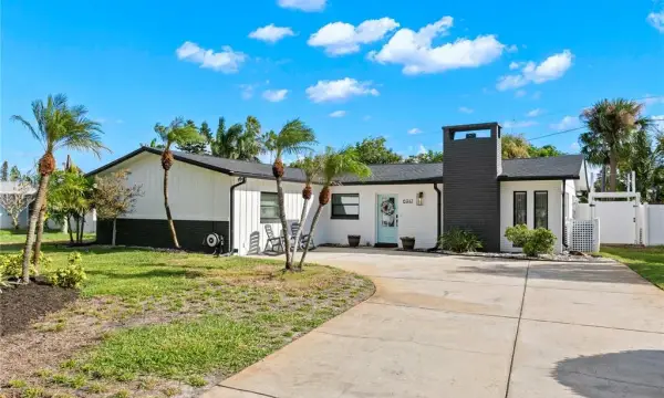 6947 S Shore Drive S, South Pasadena, FL, 33707