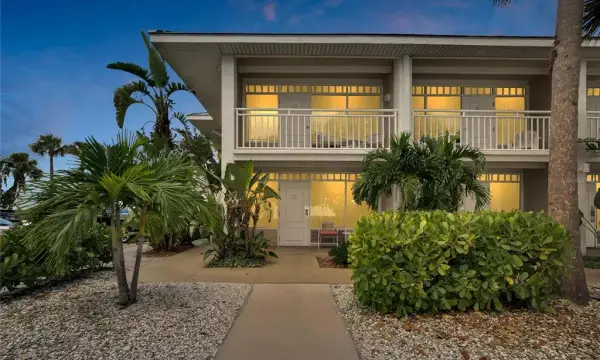 611 Destiny Drive, Unit 216, Ruskin, FL, 33570