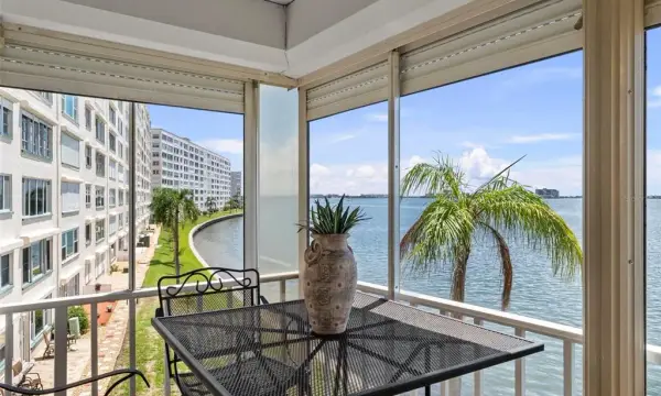 6060 Shore Boulevard S, Unit 200, Gulfport, FL, 33707