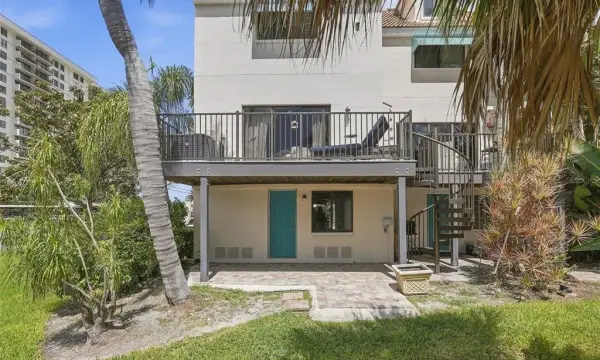 325 Island Way, Unit 101, Clearwater Beach, FL, 33767