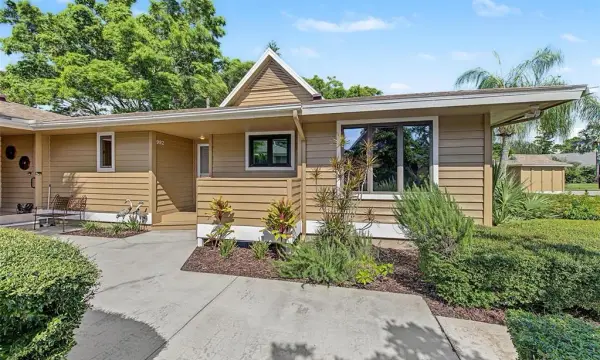 992 Spinnaker Court, Tarpon Springs, FL, 34689