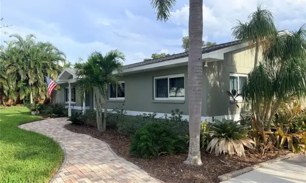 902 Robin Avenue, Palm Harbor, FL, 34683