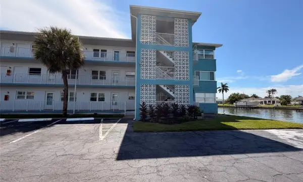 1893 Shore Dr. Drive S, Unit 216, South Pasadena, FL, 33707