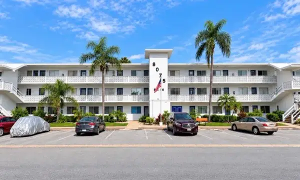 8075 112th Street, Unit 302, Seminole, FL, 33772