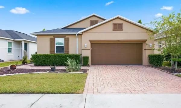 Address Withheld, Land O Lakes, FL, 34639