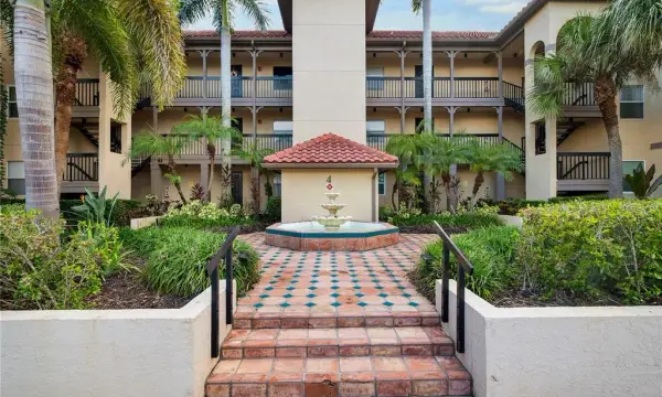 2400 Feather Sound Drive, Unit 425, Clearwater, FL, 33762