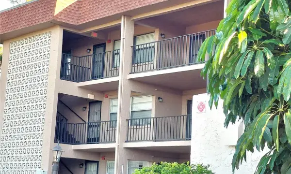 Address Withheld, Unit 301, Tarpon Springs, FL, 34689